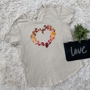 Old Navy Fall Heart Graphic Tee 💗 Oatmeal